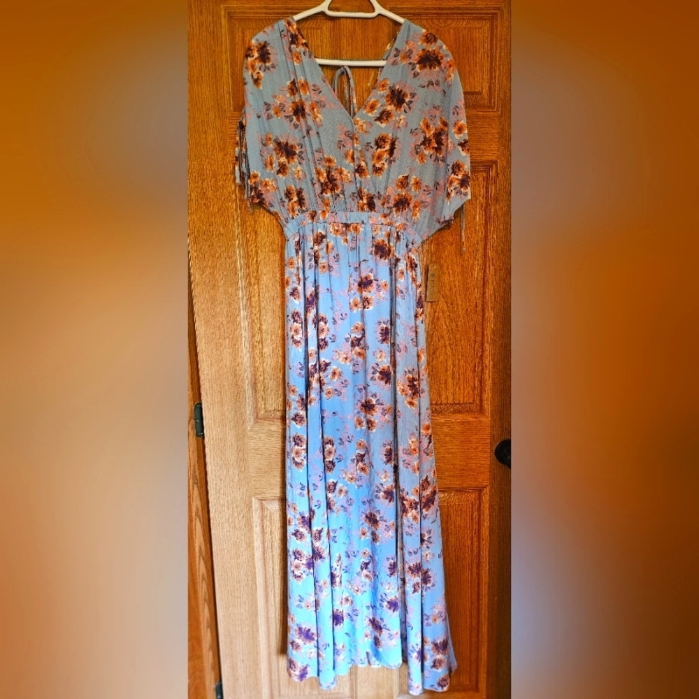 Gorgeous Floral rokoko maxi dress NWT sz.M